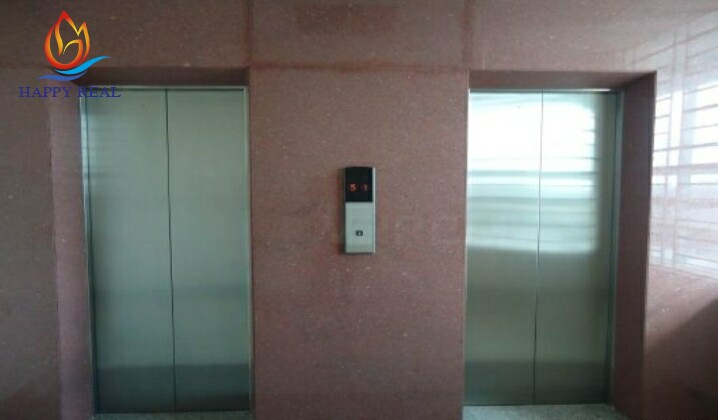 Hệ thống thang máy bên trong tòa nhà MBH Building
