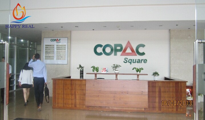 Copac Square với quầy tiếp tân sang trọng và chuyên nghiệp trong cách phục vụ