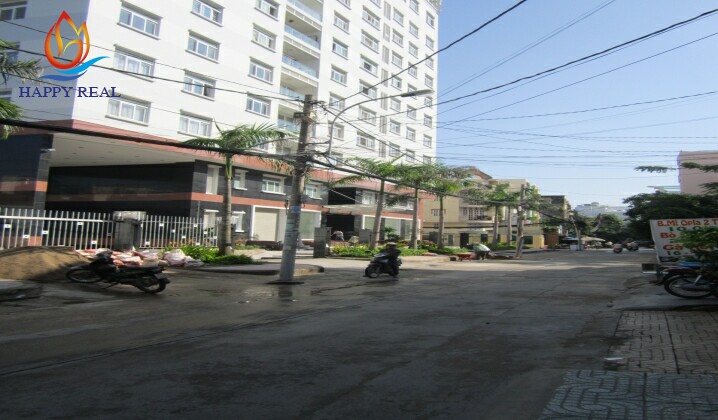 Mặt trước tòa nhà Thiên Nam Building là đường Thành Thái