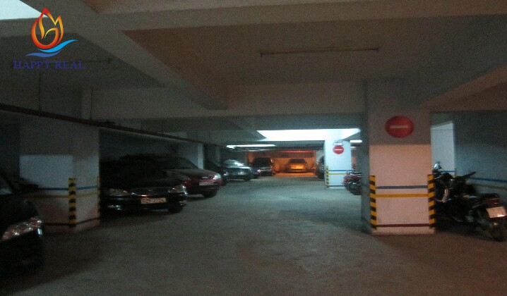 Hình ảnh hầm gửi xe hơi bên dưới tòa nhà HUD Building