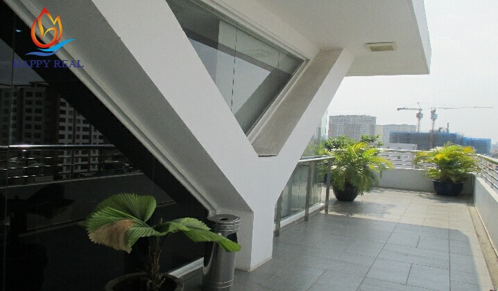 Không gian xung quanh sân thượng tòa nhà V Building