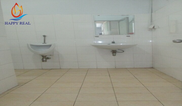 Toilet tòa nhà VTC sạch sẽ